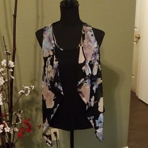 ❤Simply Vera tank and blouse set